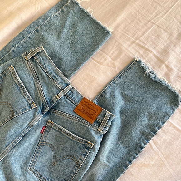 Levi’s Ribcage Straight Jeans - Picture 3 of 6